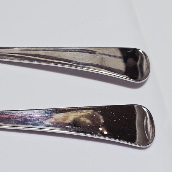 2 Oneida Distinction Serving Spoons 8" stainless glossy 2000s vtg MCM - Picture 4 of 7